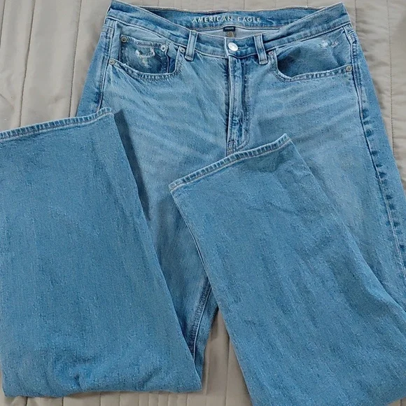 American Eagle Outfitters Super High Rise Baggy Straight Jeans - Picture 8 of 13